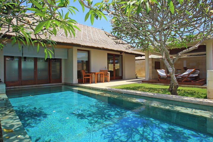 Pool Hotel