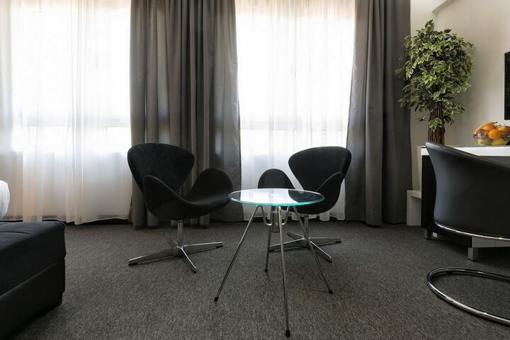 Room 82 of 267