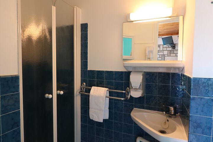Room 20 of 35