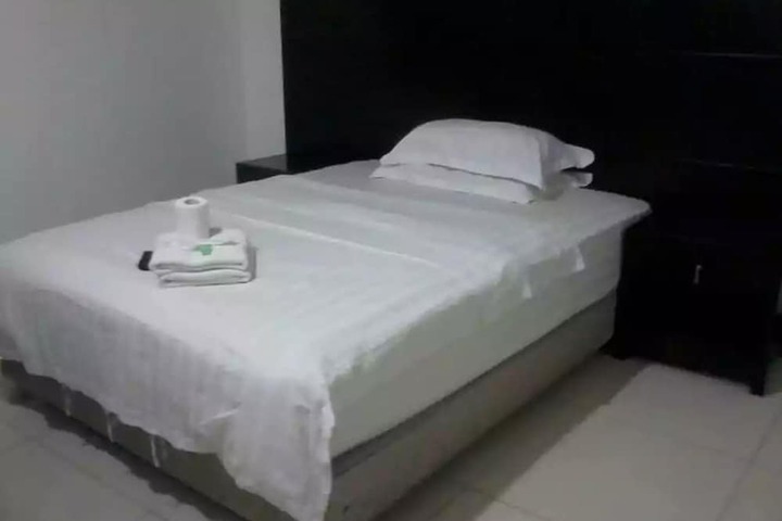 Room 8 of 22