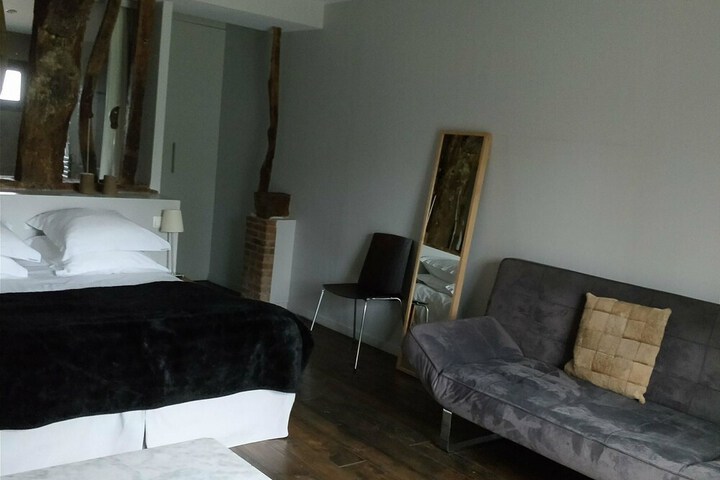 Room 26 of 62