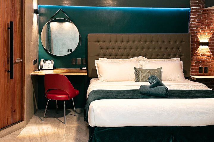 Room 61 of 80