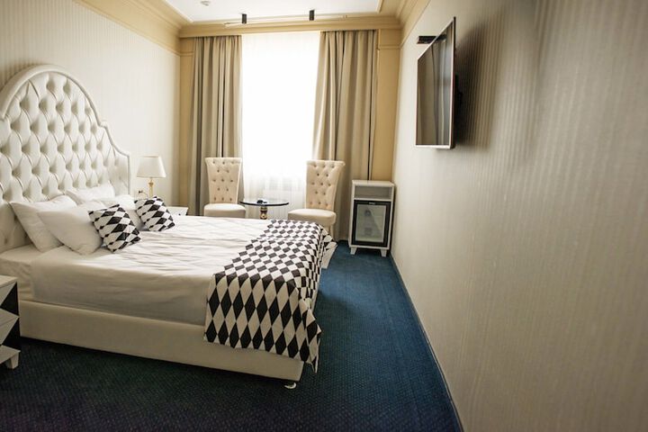 Room 8 of 38