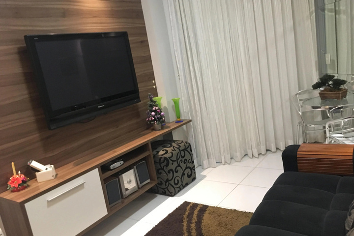 Room 4 of 9