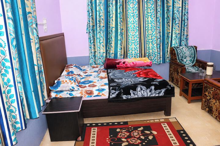 Room 2 of 12