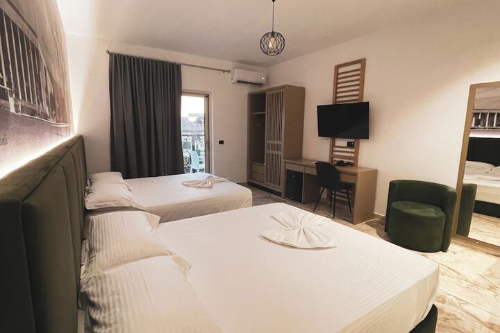Room 2 of 17
