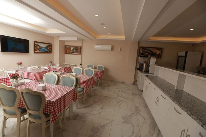 Dining 62 of 74