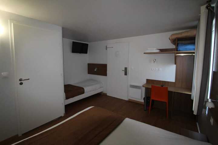 Room 25 of 60