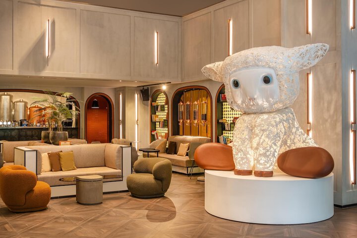 Guest Lobby