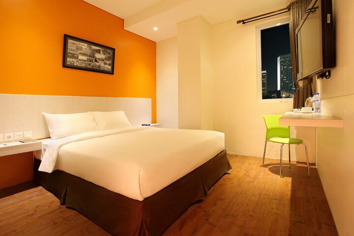 Room 6 of 24