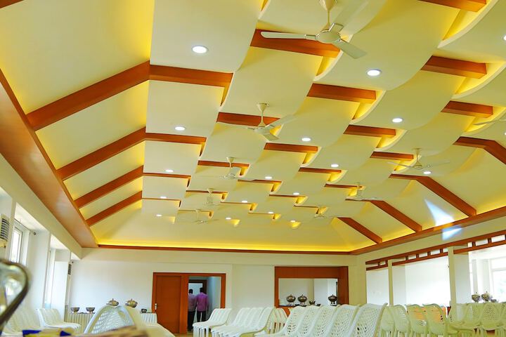 Ballroom/Hall 39 of 53
