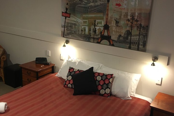 Room 5 of 68
