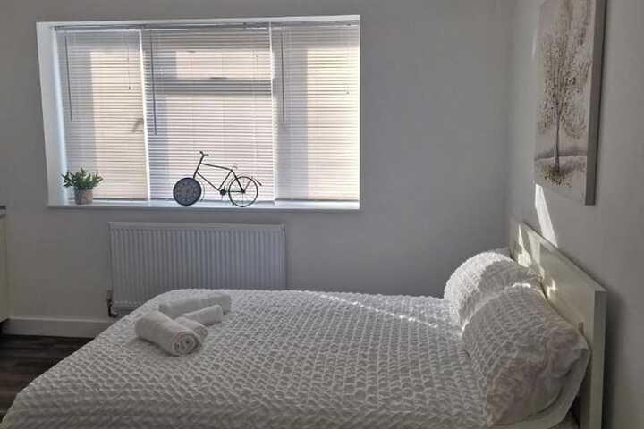 Room 11 of 104