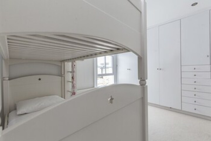 Room 14 of 21