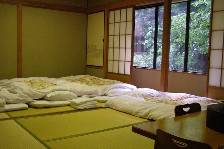 Room 16 of 36