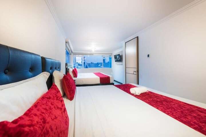 Room 5 of 12