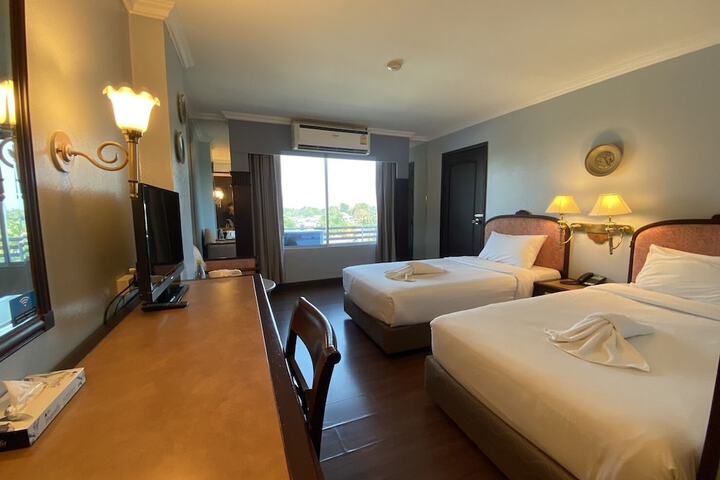 Room 3 of 3