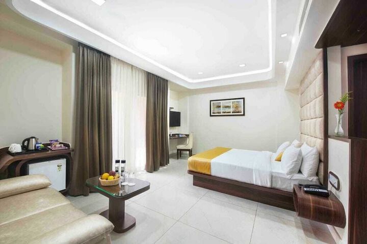 Room 16 of 19