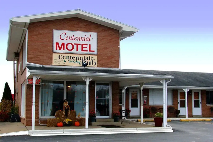 CENTENNIAL MOTEL