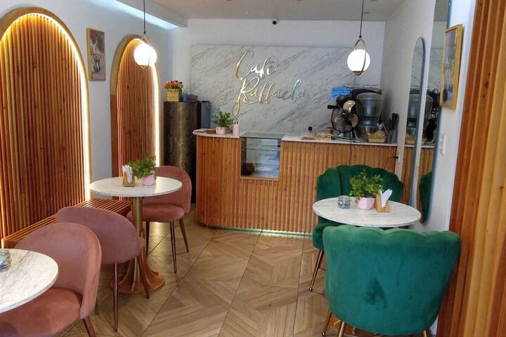 Coffee shop