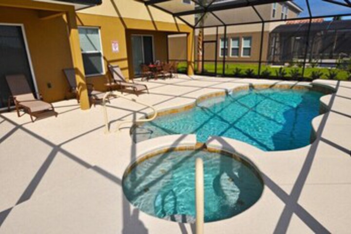 Pool 33 of 62