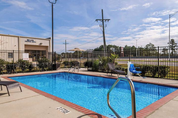 Pool 33 of 57