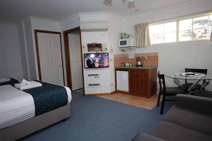 Room 81 of 244