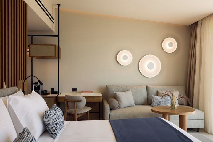 Room 10 of 42