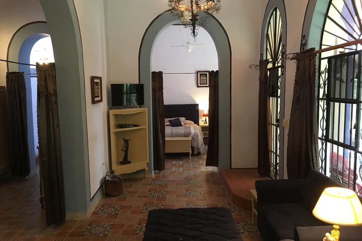 Room 7 of 106
