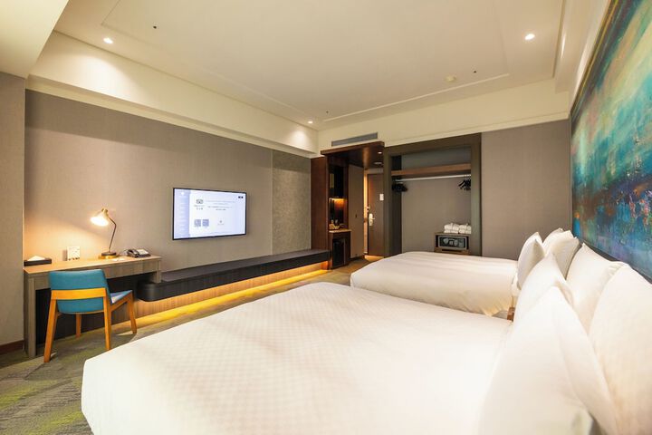 Room 17 of 82