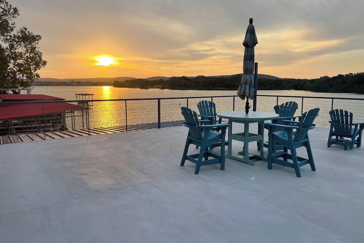 Lakeside Valentine in Kingsland, TX