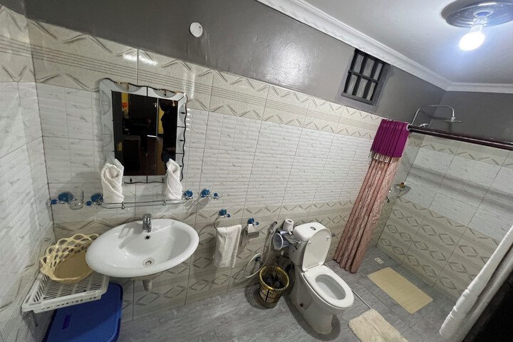 Room 14 of 40