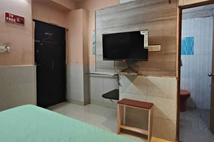 Room 3 of 12