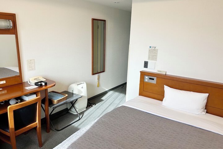 Room 5 of 27