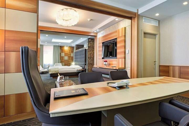 Room 51 of 110