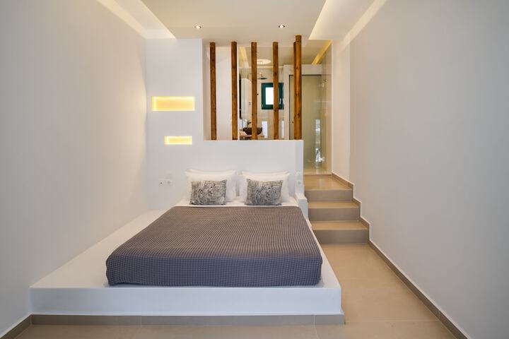 Room 8 of 116
