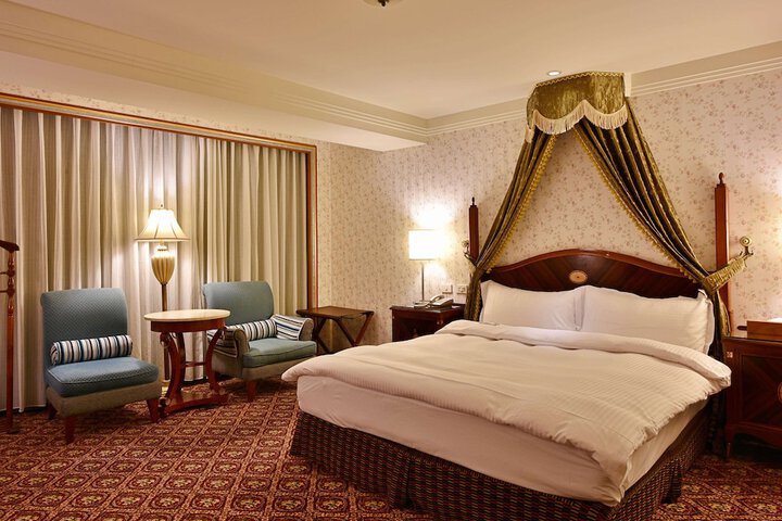 Room 48 of 164