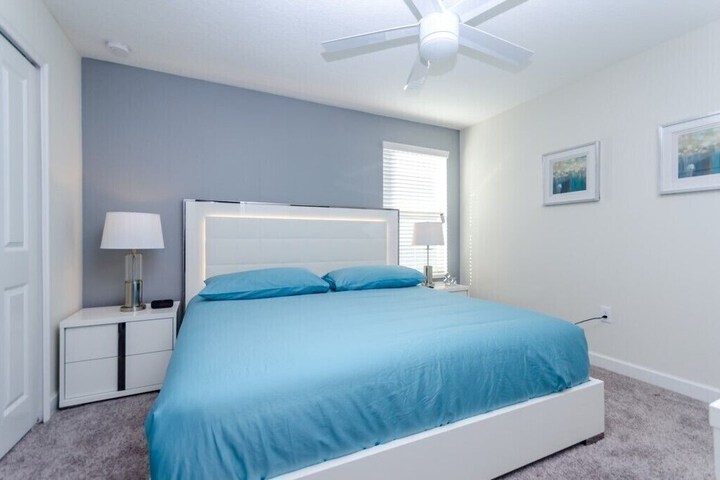 Room 5 of 32