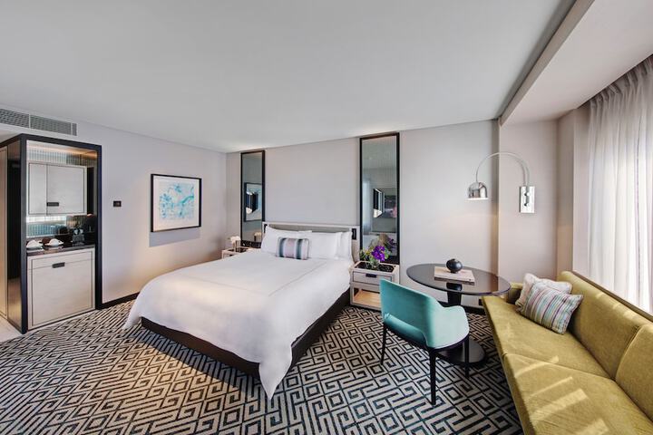 Room 17 of 50