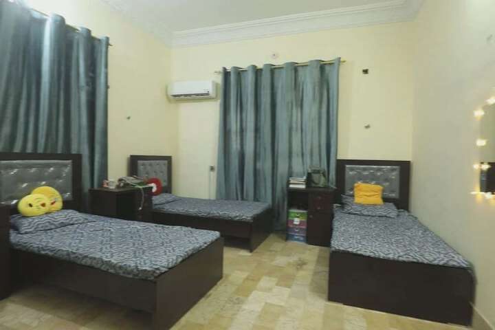 Room 8 of 12