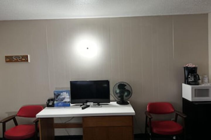 Room 25 of 168