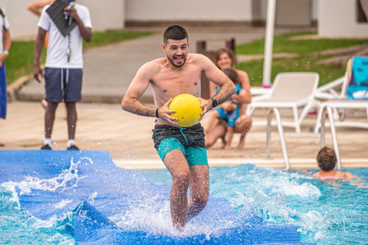 Pool 76 of 139