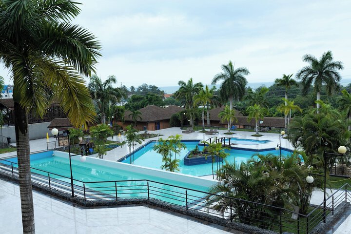 Pool 3 of 6