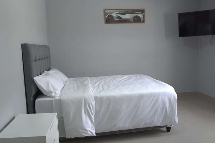 Room 3 of 27