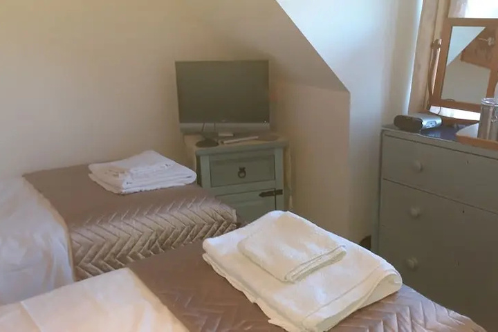 Room 3 of 11