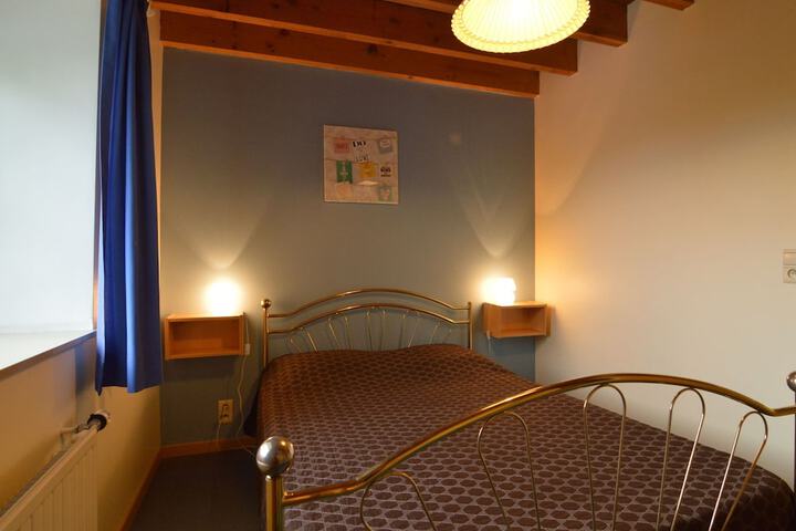 Room 3 of 39