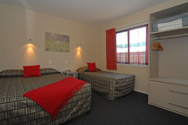 Room 10 of 31