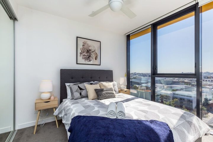 Room 1 of 28