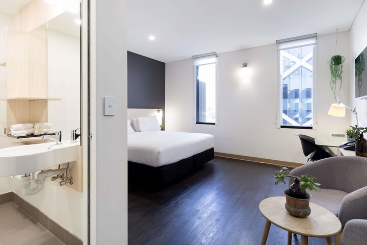 Room 17 of 44