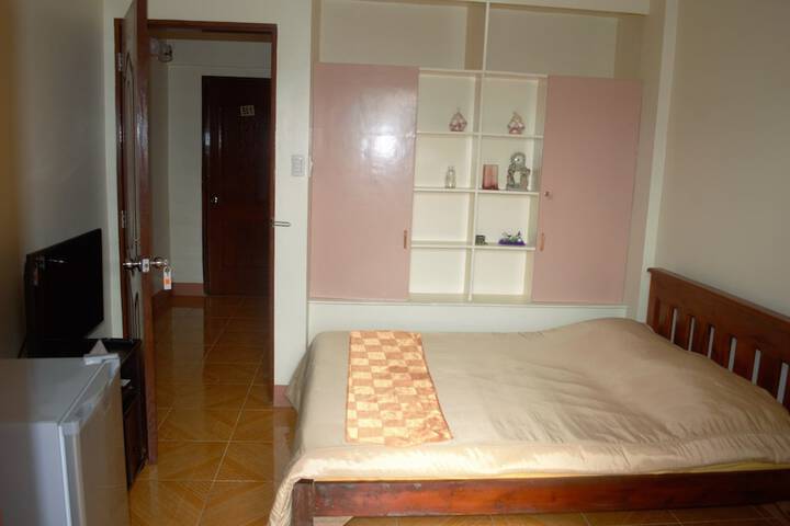 Room 12 of 79
